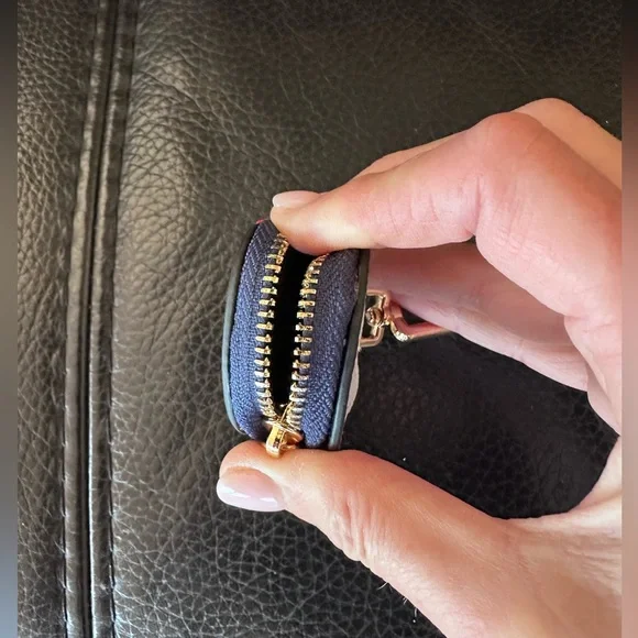 🌸✨ Hello Kitty Leather Mini Collector Key / Bag Charm Pouch Rare Kawaii Cutie! ✨ - Picture 7 of 7